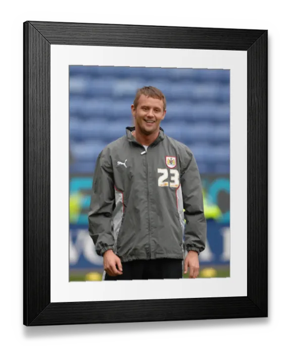 Framed Print : Lee Trundle in Action: Leicester City vs. Bristol City Framed Print : Lee Trundle in Action: Leicester City vs. Bristol City