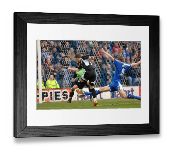 Framed Print : McIndoe in Action: Leicester City vs. Bristol City Framed Print : McIndoe in Action: Leicester City vs. Bristol City