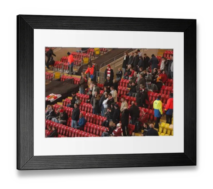 Framed Print : Watford vs. Bristol City: A Football Rivalry - Season 07-08 Framed Print : Watford vs. Bristol City: A Football Rivalry - Season 07-08