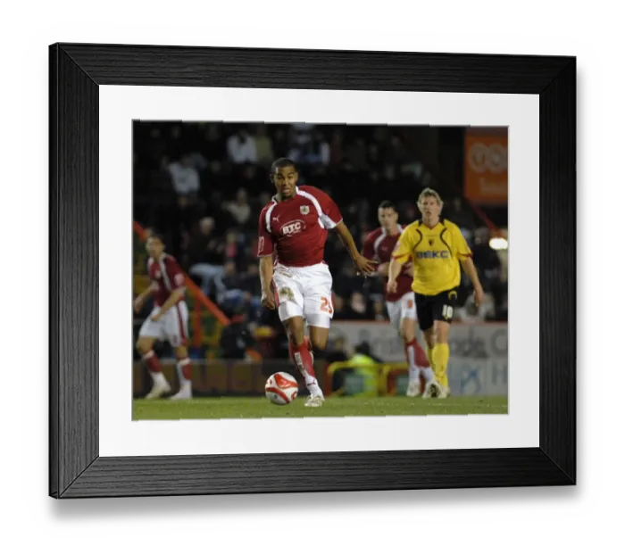 Framed Print : Marvin Elliott in Action for Bristol City Against Watford Framed Print : Marvin Elliott in Action for Bristol City Against Watford