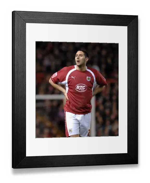 Framed Print : Bradley Orr in Action: Bristol City vs. Watford
