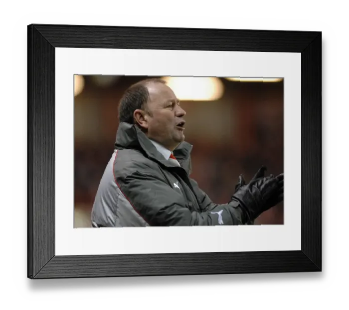 Framed Print : Gary Johnson in Action: Bristol City vs. Watford