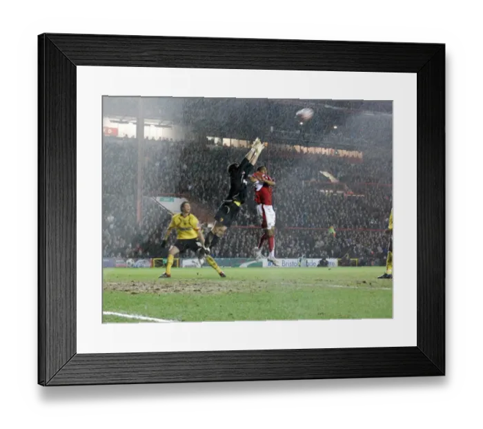 Framed Print : Marvin Elliott: In Action Against Watford (Bristol City vs. Watford) Framed Print : Marvin Elliott: In Action Against Watford (Bristol City vs. Watford)