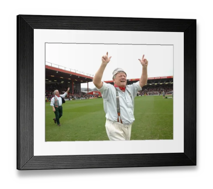 Framed Print : Bristol City vs. Plymouth Argyle: A Football Rivalry - Season 07-08