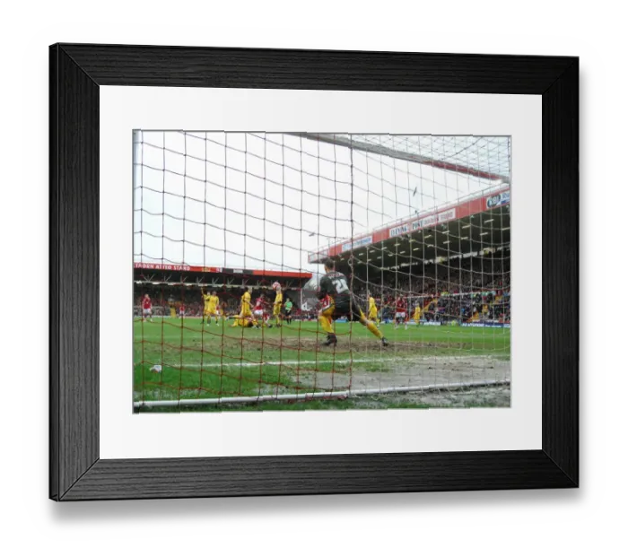 Framed Print : Bristol City vs. Plymouth Argyle: A Football Rivalry - Season 07-08 Framed Print : Bristol City vs. Plymouth Argyle: A Football Rivalry - Season 07-08