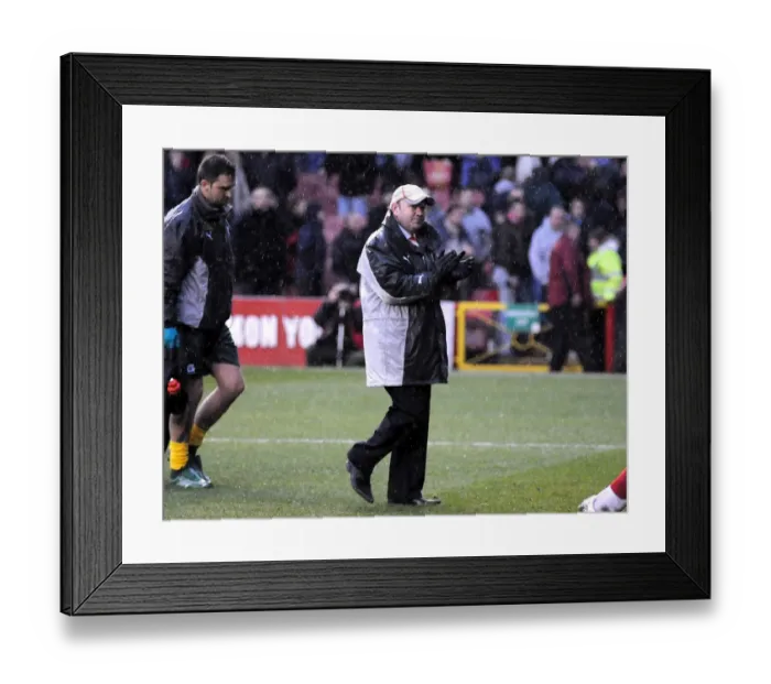 Framed Print : Gary Johnson in Action: Bristol City vs Plymouth Argyle (2015) Framed Print : Gary Johnson in Action: Bristol City vs Plymouth Argyle (2015)