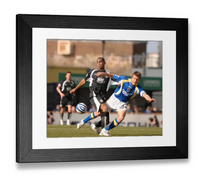 Framed Print : Marvin Elliott: In Action for Bristol City Against Cardiff City Framed Print : Marvin Elliott: In Action for Bristol City Against Cardiff City