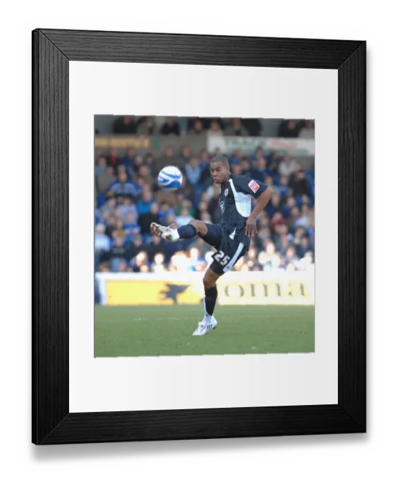 Framed Print : Marvin Elliott in Action: Cardiff City vs. Bristol City