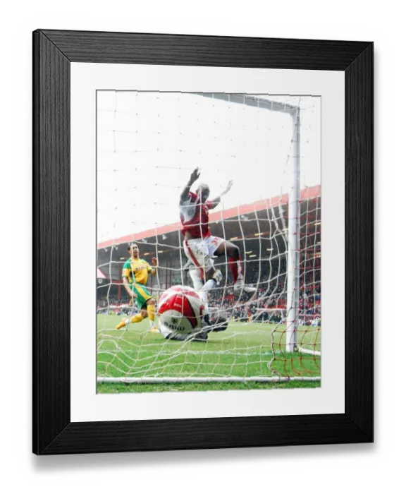Framed Print : Dele Adebola Goal Framed Print : Dele Adebola Goal