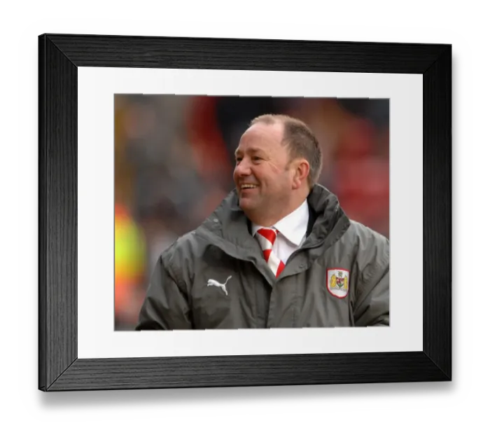 Framed Print : Gary Johnson in Action: Bristol City vs. Norwich City