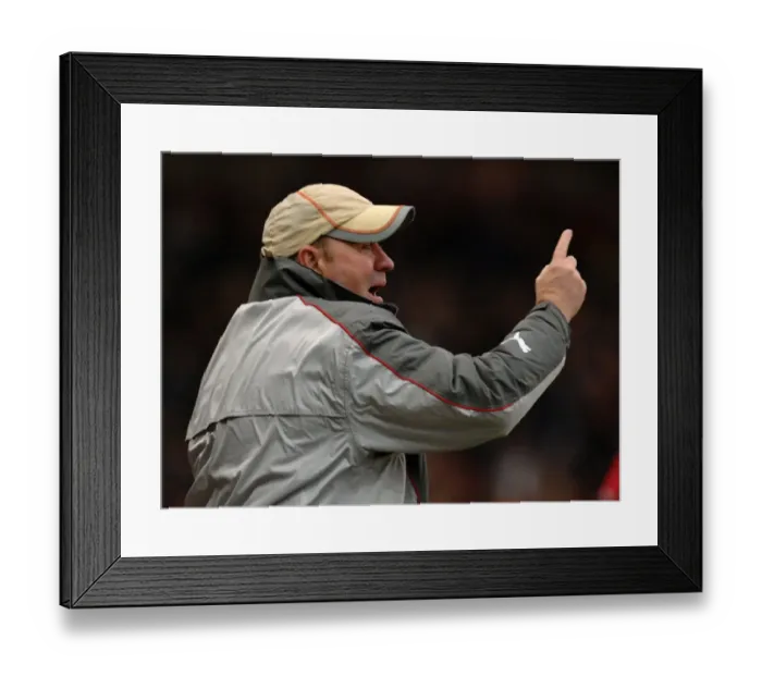 Framed Print : Gary Johnson in Action: Bristol City vs. Norwich City