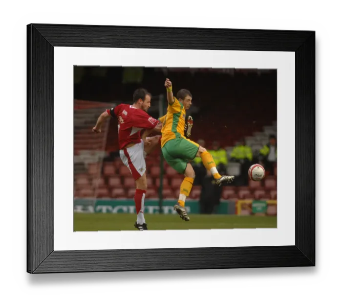 Framed Print : Bristol City: Carey and Cureton in Action against Norwich City