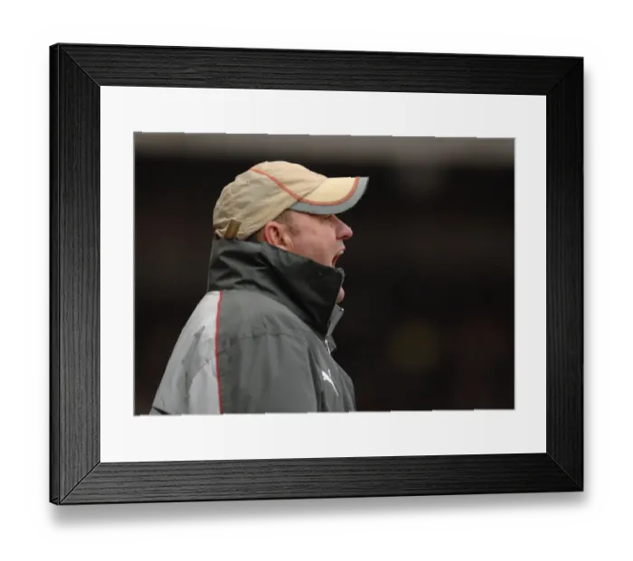 Framed Print : Gary Johnson in Action: Bristol City vs. Norwich City