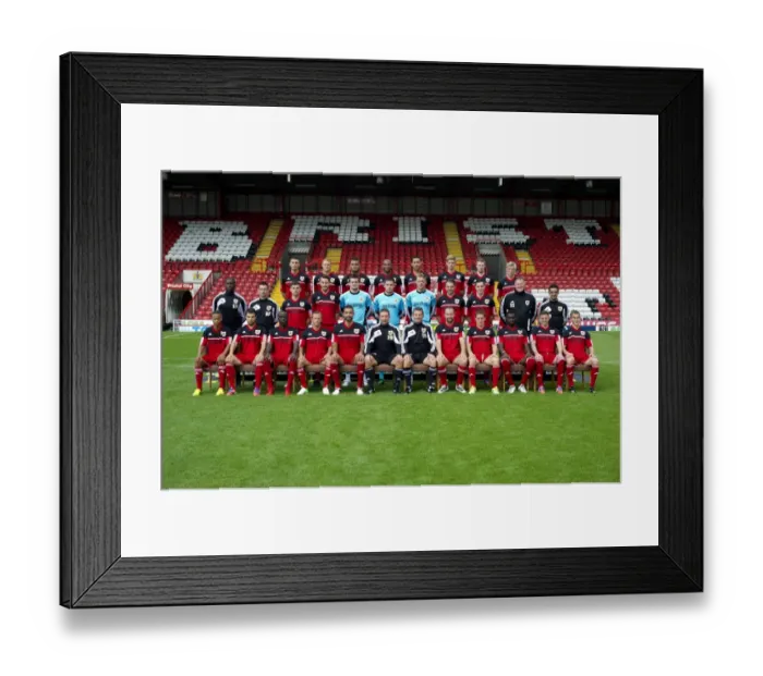 Framed Print : Bristol City FC 2012-2013 Squad: Pre-Season Team Photo Framed Print : Bristol City FC 2012-2013 Squad: Pre-Season Team Photo