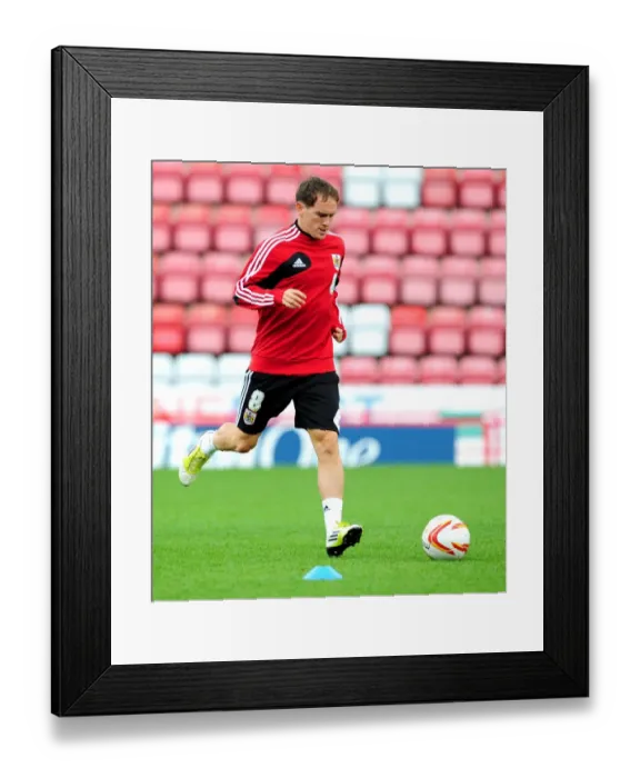 Framed Print : Bristol City Football Club: Neil Kilkenny at Pre-Season Open Day, August 3, 2012 Framed Print : Bristol City Football Club: Neil Kilkenny at Pre-Season Open Day, August 3, 2012
