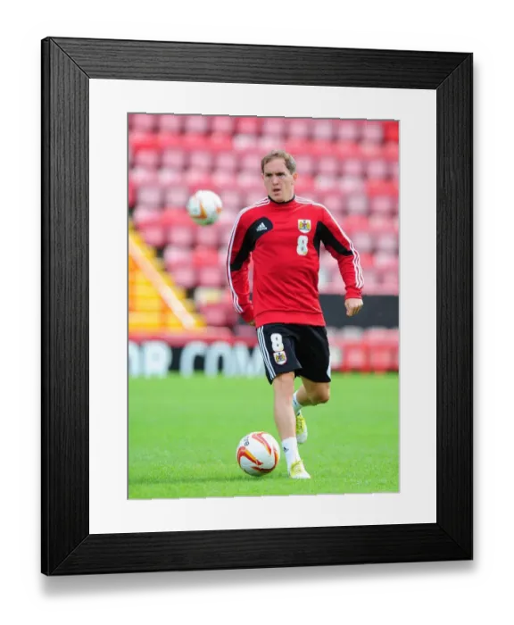 Framed Print : Bristol City FC: Neil Kilkenny at Pre-Season Open Day (August 3, 2012) Framed Print : Bristol City FC: Neil Kilkenny at Pre-Season Open Day (August 3, 2012)