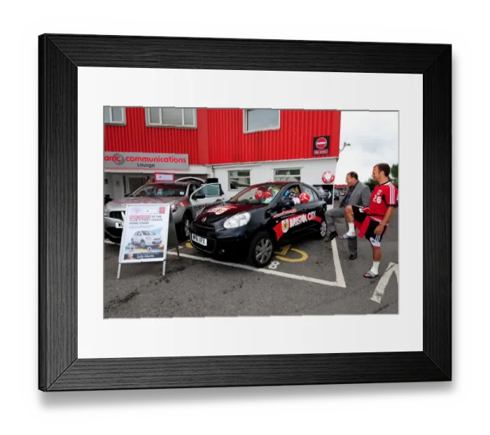 Framed Print : Bristol City Football Club: Jody Morris and Keith Brock Filling a Car with Footballs at Open Day (Joe Meredith / Josephmeredith, 30 / 07 / 2012) Framed Print : Bristol City Football Club: Jody Morris and Keith Brock Filling a Car with Footballs at Open Day (Joe Meredith / Josephmeredith, 30 / 07 / 2012)