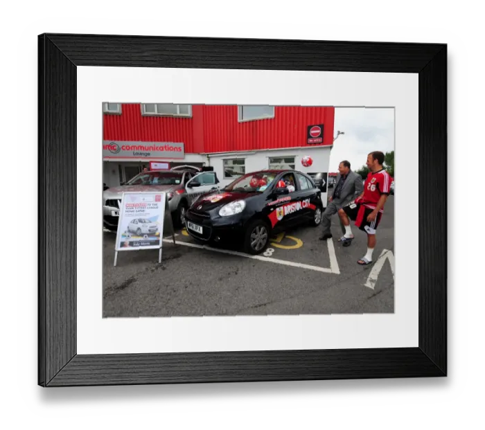 Framed Print : Bristol City FC: Filling a Car with Footballs - Jody Morris and Keith Brock at Pre-Season Open Day