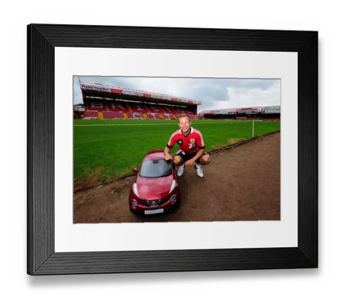 Framed Print : Bristol City Football Club: Jody Morris and Baby Duke of Wessex Garages at Pre-Season Open Day Framed Print : Bristol City Football Club: Jody Morris and Baby Duke of Wessex Garages at Pre-Season Open Day