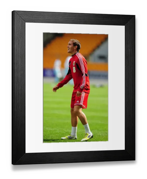 Framed Print : Neil Kilkenny of Bristol City in Action at McDiarmid Park during St Johnstone vs. Bristol City Pre-Season Friendly, July 2012 Framed Print : Neil Kilkenny of Bristol City in Action at McDiarmid Park during St Johnstone vs. Bristol City Pre-Season Friendly, July 2012