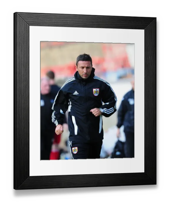 Framed Print : Derek McInnes Leads Bristol City in Pre-Season Clash Against Dunfermline Athletic, August 2012 Framed Print : Derek McInnes Leads Bristol City in Pre-Season Clash Against Dunfermline Athletic, August 2012