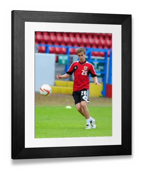 Framed Print : Bristol City FC: Joe Bryan in Action during Pre-Season Training, July 2012 Framed Print : Bristol City FC: Joe Bryan in Action during Pre-Season Training, July 2012