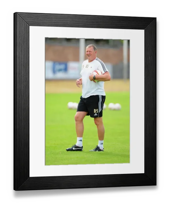 Framed Print : Bristol City FC: Nigel Spink Conducts Goalkeeping Drills during Pre-Season Training (Scotland Tour) Framed Print : Bristol City FC: Nigel Spink Conducts Goalkeeping Drills during Pre-Season Training (Scotland Tour)