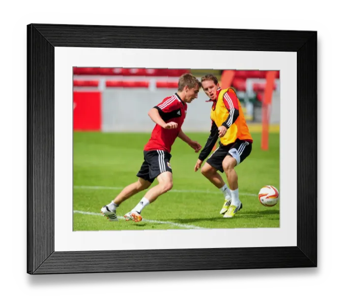 Framed Print : Bristol City Football Club: Joe Bryan vs. Neil Kilkenny - Intense Training Battle Framed Print : Bristol City Football Club: Joe Bryan vs. Neil Kilkenny - Intense Training Battle