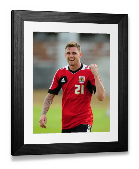 Framed Print : Bristol City's Paul Anderson in Action during Pre-Season Training (July 2012) Framed Print : Bristol City's Paul Anderson in Action during Pre-Season Training (July 2012)