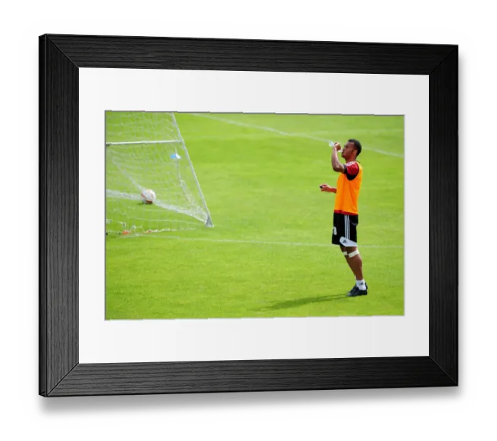 Framed Print : Bristol City's Aaron Hollaway in Pre-Season Training (Joe Meredith / Josephmeredith, 2012) Framed Print : Bristol City's Aaron Hollaway in Pre-Season Training (Joe Meredith / Josephmeredith, 2012)