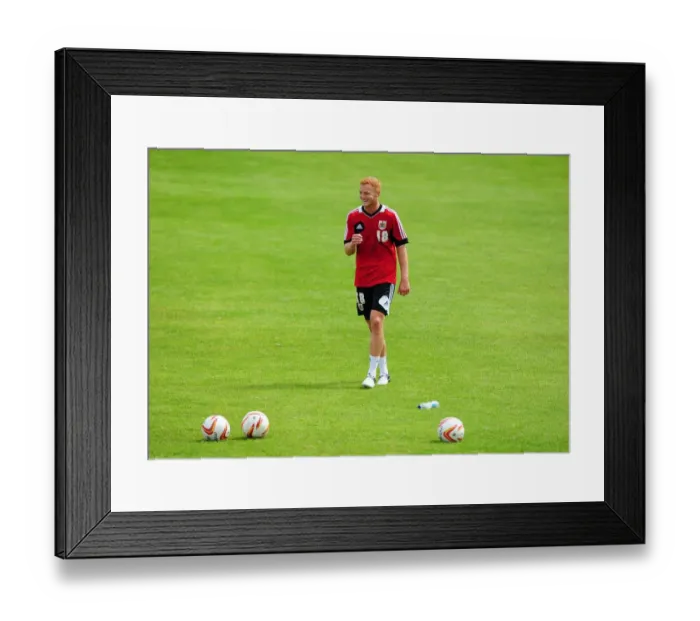 Framed Print : Bristol City FC: Ryan Taylor in Action during Pre-Season Training, July 2012 Framed Print : Bristol City FC: Ryan Taylor in Action during Pre-Season Training, July 2012