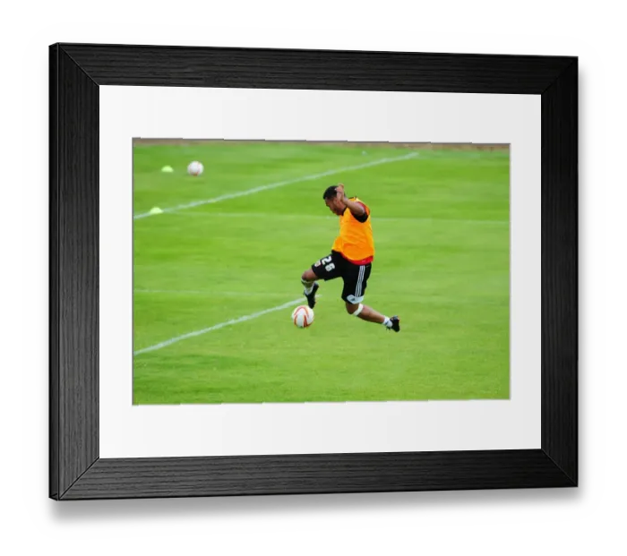 Framed Print : Bristol City's Aaron Hollaway in Pre-Season Training, Scotland (Joe Meredith, 2012) Framed Print : Bristol City's Aaron Hollaway in Pre-Season Training, Scotland (Joe Meredith, 2012)