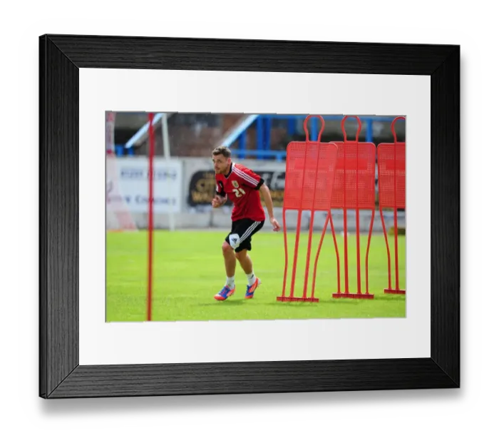 Framed Print : Bristol City's Paul Anderson in Action during Pre-Season Training (Scotland Tour, 2012) Framed Print : Bristol City's Paul Anderson in Action during Pre-Season Training (Scotland Tour, 2012)