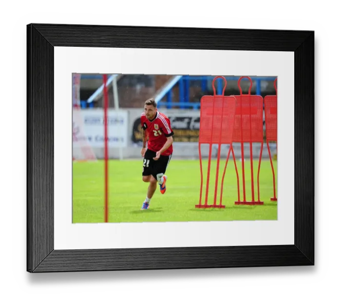 Framed Print : Bristol City's Paul Anderson in Action during Pre-Season Training (July 2012) Framed Print : Bristol City's Paul Anderson in Action during Pre-Season Training (July 2012)