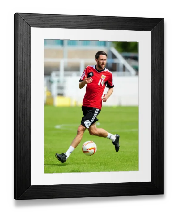 Framed Print : Bristol City FC: Cole Skuse in Intense Pre-Season Training, July 2012