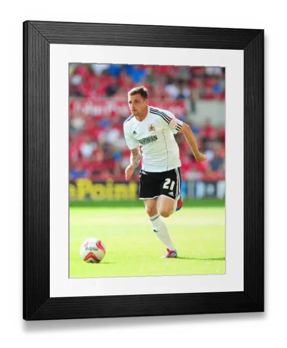 Framed Print : Paul Anderson in Action: Nottingham Forest vs. Bristol City Championship Clash Framed Print : Paul Anderson in Action: Nottingham Forest vs. Bristol City Championship Clash
