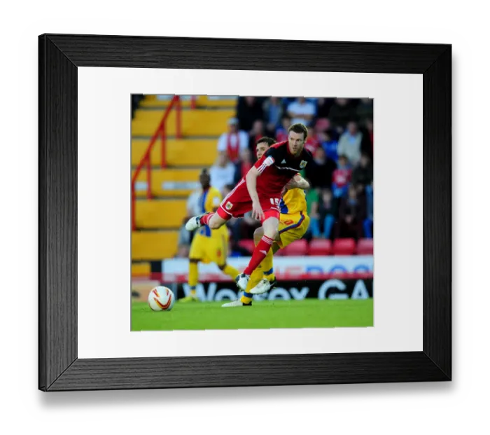 Framed Print : Stephen Pearson in Action: Bristol City vs Crystal Palace, Championship 2012 Framed Print : Stephen Pearson in Action: Bristol City vs Crystal Palace, Championship 2012