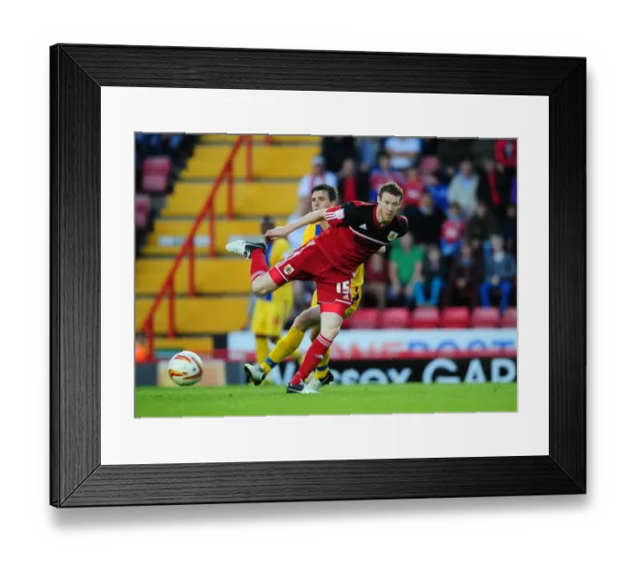 Framed Print : Stephen Pearson in Action: Championship Showdown at Ashton Gate - Bristol City vs Crystal Palace, 2012 Framed Print : Stephen Pearson in Action: Championship Showdown at Ashton Gate - Bristol City vs Crystal Palace, 2012