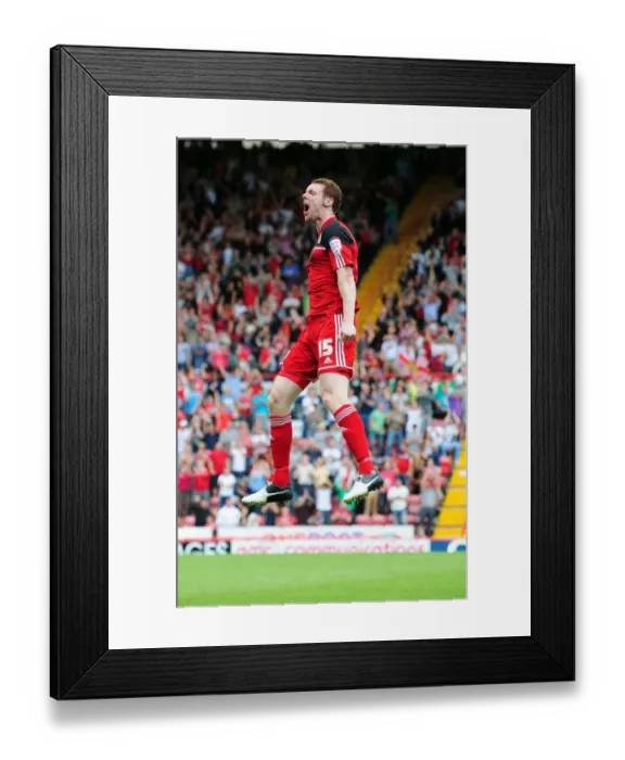 Framed Print : Stephen Pearson Scores First Goal for Bristol City Against Cardiff City in 2012 Championship Match Framed Print : Stephen Pearson Scores First Goal for Bristol City Against Cardiff City in 2012 Championship Match