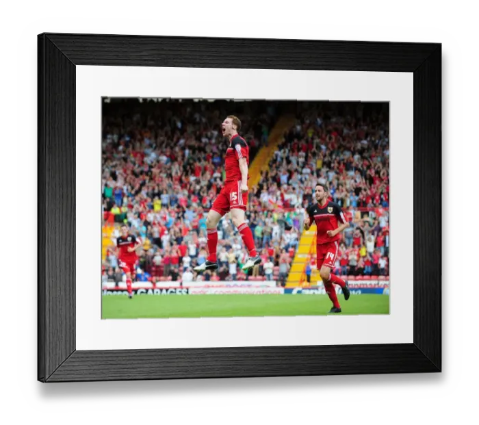 Framed Print : Stephen Pearson Scores the Opener: Bristol City vs. Cardiff City Championship Match, 2012 - Joe Meredith / Josephmeredith Photo Framed Print : Stephen Pearson Scores the Opener: Bristol City vs. Cardiff City Championship Match, 2012 - Joe Meredith / Josephmeredith Photo