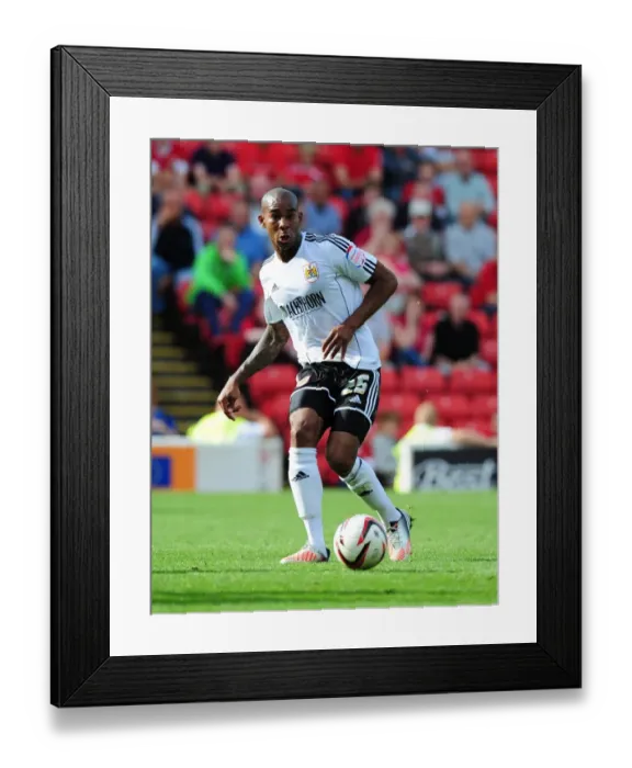 Framed Print : Marvin Elliott of Bristol City in Action at Barnsley's Oakwell Stadium, Championship Match, September 1, 2012