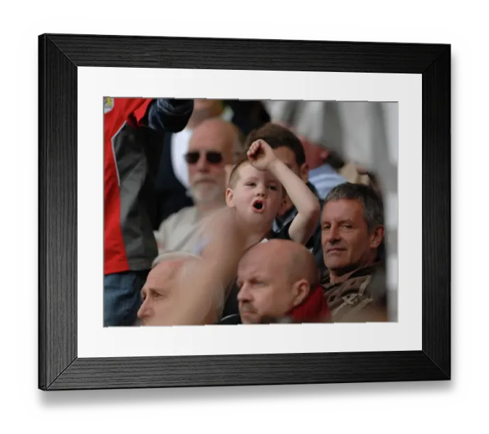 Framed Print : bounce around the ground 3 Framed Print : bounce around the ground 3