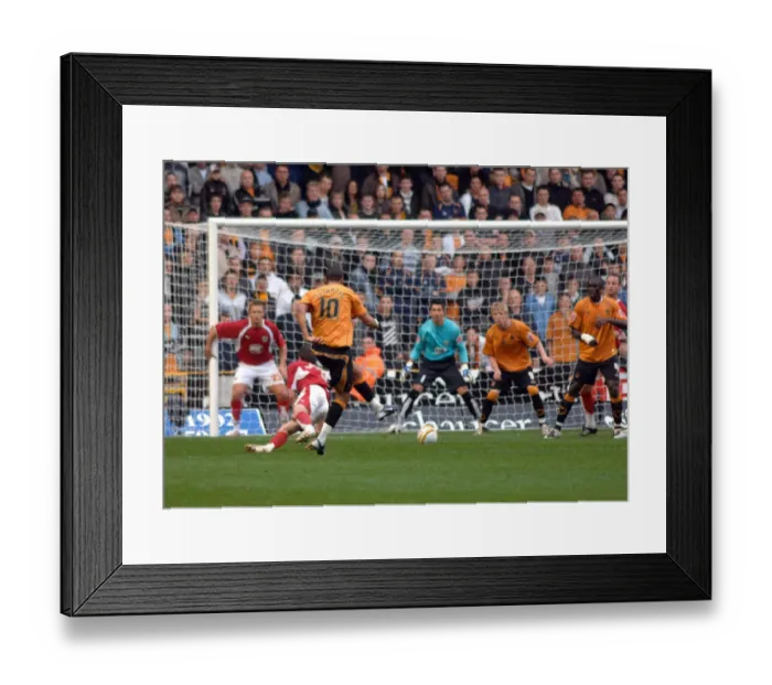 Framed Print : Wolverhampton Wanderers V Bristol City Framed Print : Wolverhampton Wanderers V Bristol City