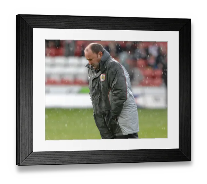 Framed Print : Gary Johnson's Battle: Southampton Showdown - A Determined Manager's Fight for Bristol City Framed Print : Gary Johnson's Battle: Southampton Showdown - A Determined Manager's Fight for Bristol City