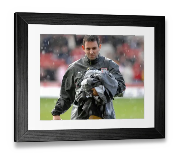 Framed Print : Glenn Schmidt in Action: Southampton vs. Bristol City Framed Print : Glenn Schmidt in Action: Southampton vs. Bristol City