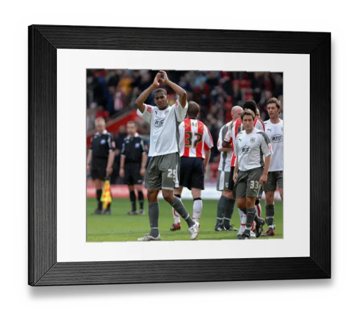 Framed Print : Marvin Elliott in Action: Southampton vs. Bristol City