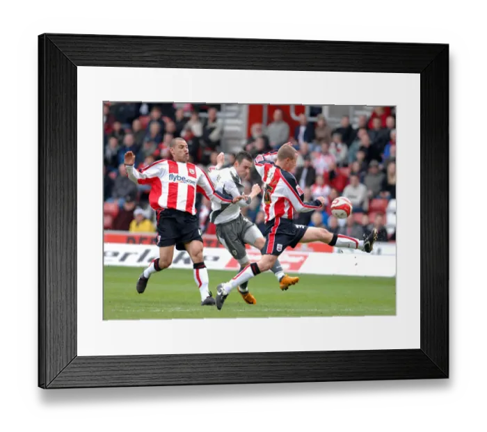 Framed Print : Michael McIndoe in Action for Bristol City Against Southampton