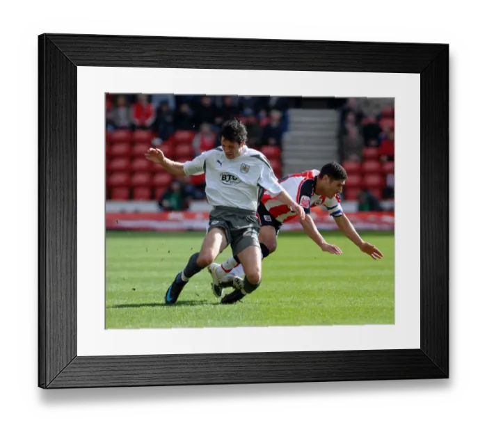 Framed Print : Ivan Sproule in Action: Southampton vs. Bristol City Framed Print : Ivan Sproule in Action: Southampton vs. Bristol City