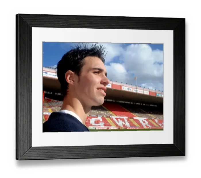 Framed Print : Frankie Artus: A Focused and Determined Player in Bristol City Football Club Colors Framed Print : Frankie Artus: A Focused and Determined Player in Bristol City Football Club Colors