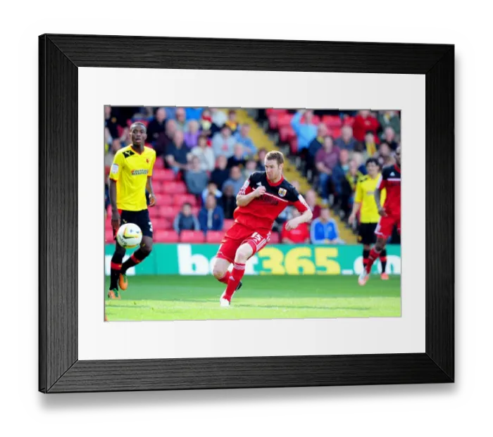 Framed Print : Stephen Pearson Shoots for Bristol City against Watford, Championship Match, Vicarage Road Stadium - September 2012 Framed Print : Stephen Pearson Shoots for Bristol City against Watford, Championship Match, Vicarage Road Stadium - September 2012